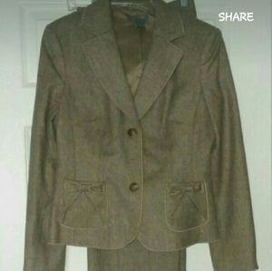 Pant suit